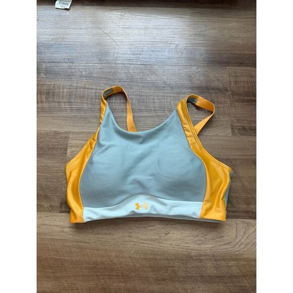 BUNDLE Under Armour Women’s Medium Workout Clothes - Picture 2 of 10